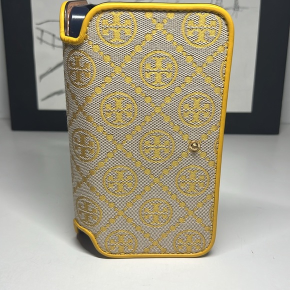 Tory Burch T Monogram Jacquard Yellow Folio For IPhone 12 Para o Max - Picture 8 of 16